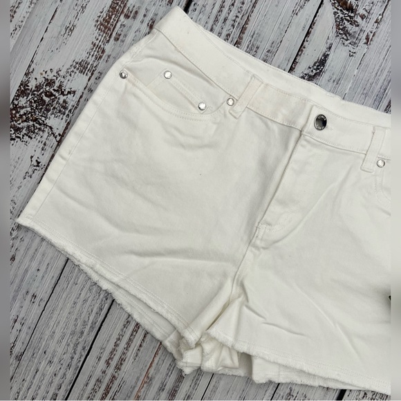 Venus Cutoff Frayed Hems White Denim Jean Shorts - Picture 2 of 6
